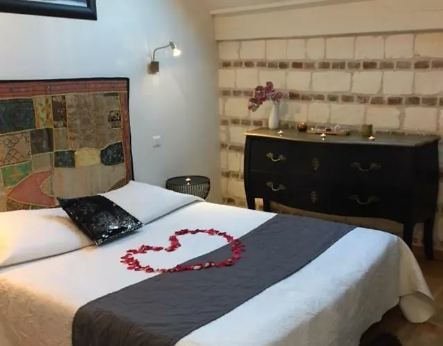 Domaine Des Celestins Hotel *